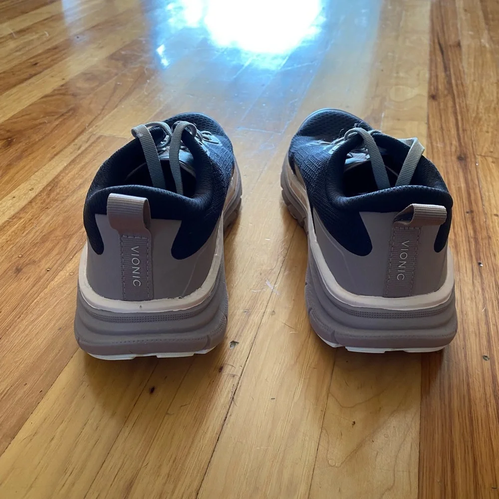 Vionic Walk Max, Magnolia Dusk Gray, size 8, like new - Picture 3 of 8